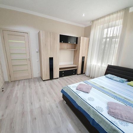 Tourist Home At Stefan Cel Mare With 2 Rooms Chişinău Eksteriør billede