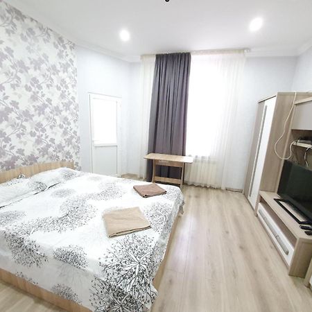 Tourist Home At Stefan Cel Mare With 2 Rooms Chişinău Eksteriør billede